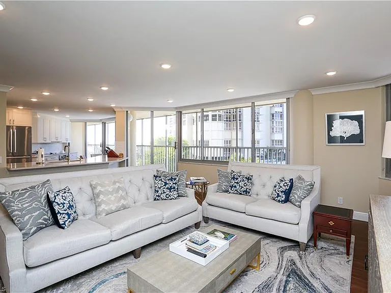 4041 Gulf Shore Blvd N #305 — Photo 3