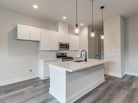 3rd image of 13130 Perennial Springs Dr