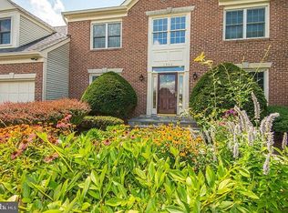 2502 Iron Forge Rd, Herndon, VA 20171