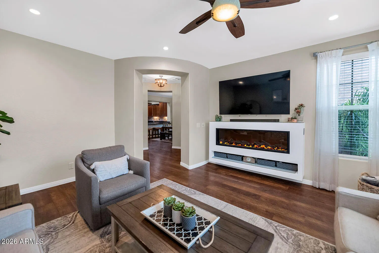 3 bed, 2.5 bath, 1941 sqft, $3,200 — Photo 2