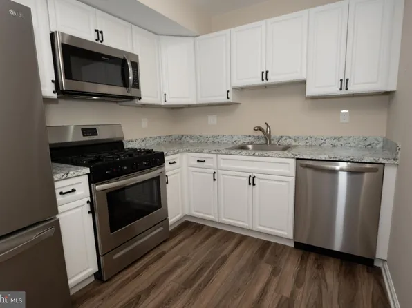 411 Stiles Ave APT E3, Maple Shade, NJ 08052