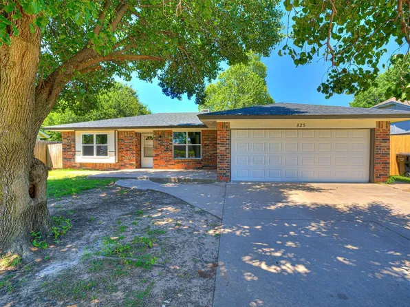 825 N Robinson Ave, Moore, OK 73170