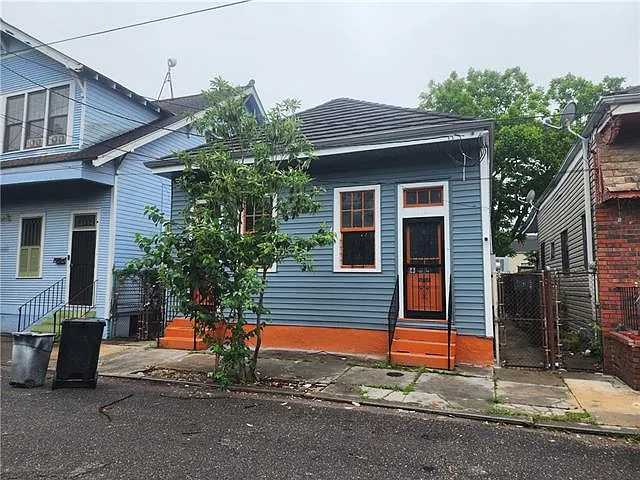 1134 Frenchmen St — Photo 1