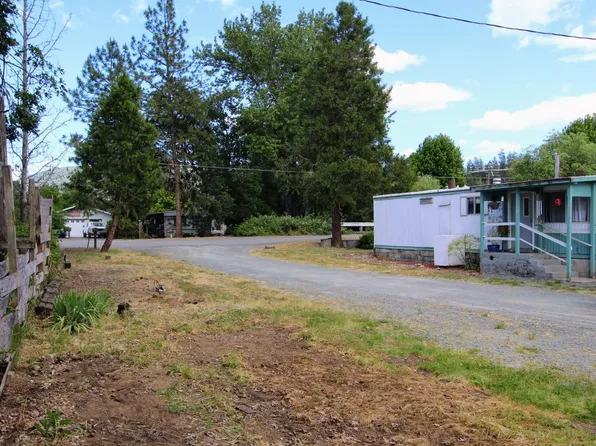 298 Tavis Dr, Merlin, OR 97532