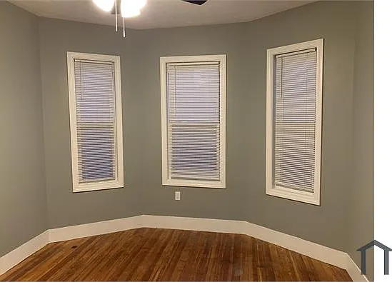 3 bed, 1300 sqft, $3,000 — Photo 3