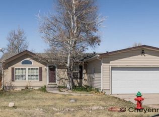 814 Sunridge Dr, Cheyenne, WY 82007