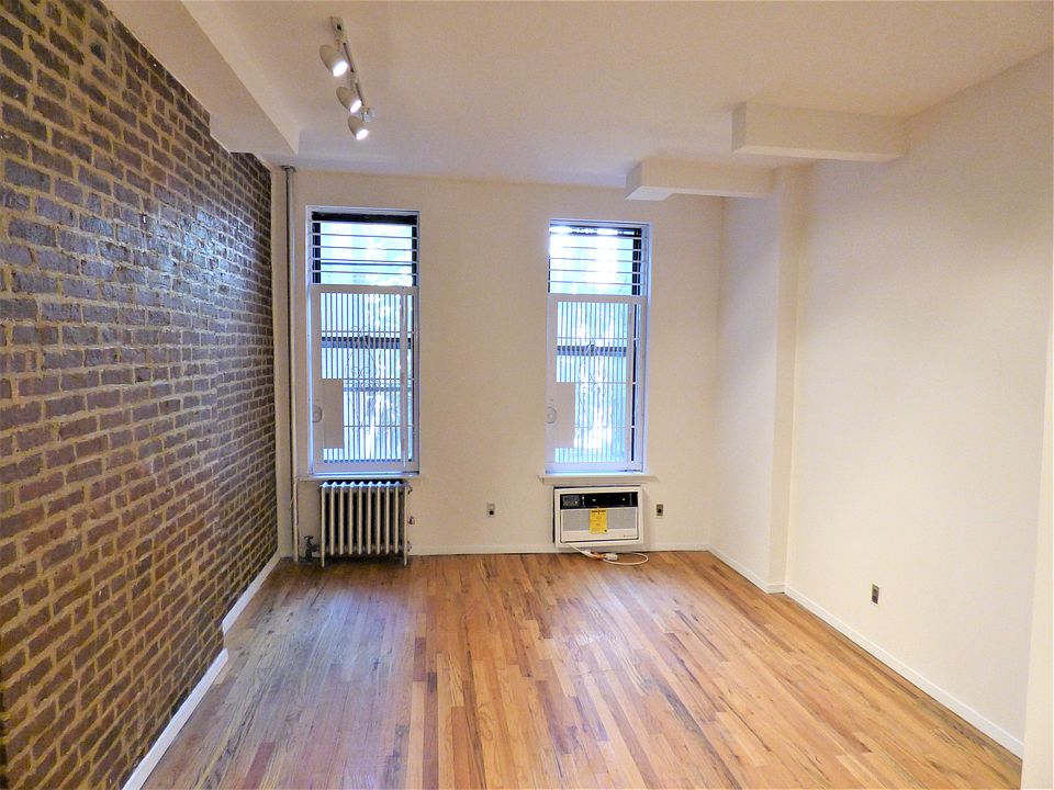 1st image of 1733 2nd Ave APT 3A