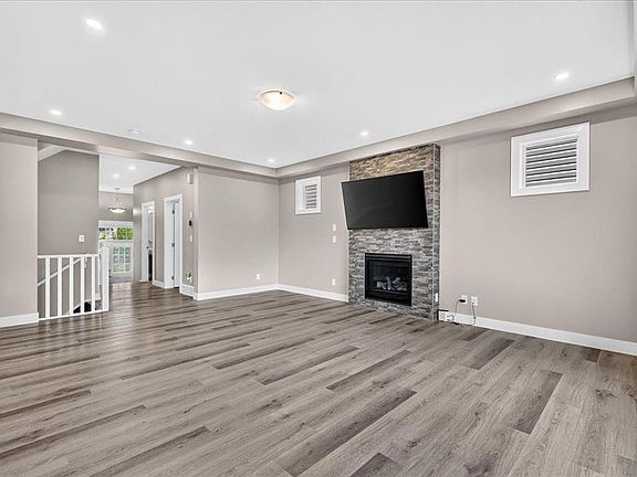 4th image of 244 E Carrington Cres NW