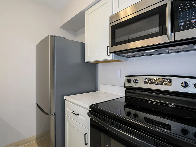 Oak Forest Apartments — Photo 2