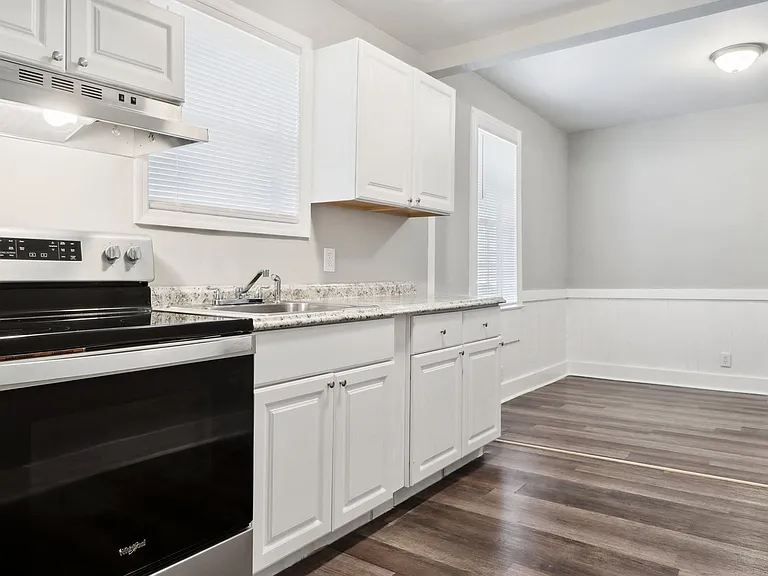 504 West 48th Street — Photo 7