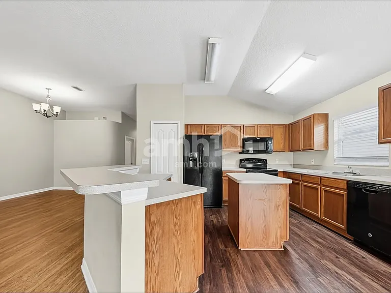 12828 Standbridge Dr — Photo 4