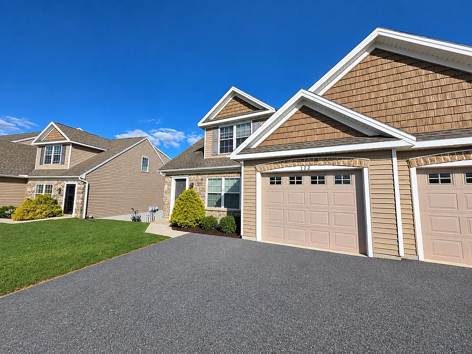 172 Randolph Dr