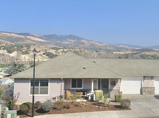 455 Elm St, Phoenix, OR 97535