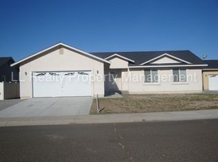 1530 Golf Ct, Fernley, NV 89408