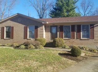 6808 Taxham Ct, Windy Hills, KY 40207