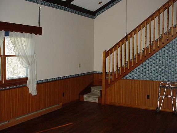 3rd image of 190 Brainard St