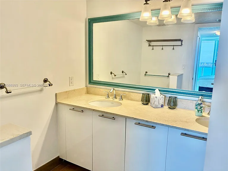1800 N Bayshore Dr #4209 — Photo 36