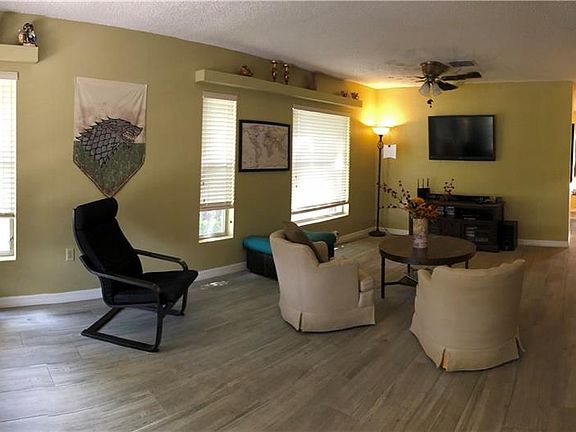 4th image of 631 Cave Hollow Ln #1