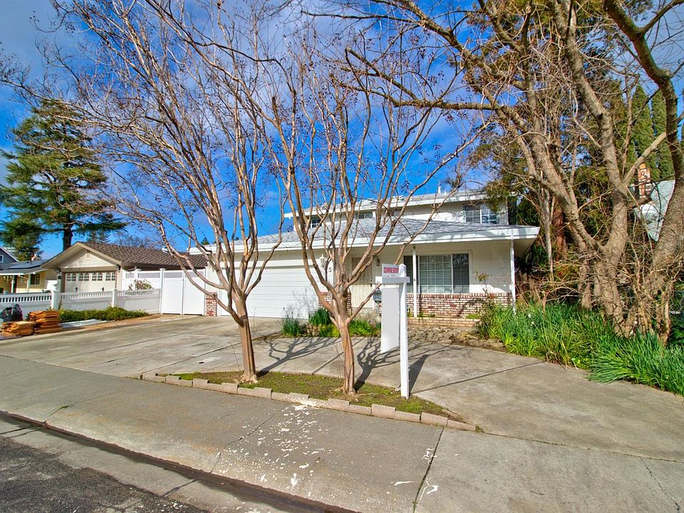 1st image of 415 Delta Dr