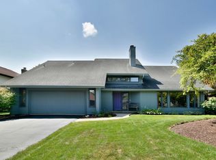 484 Parkview Pl, Burr Ridge, IL 60527