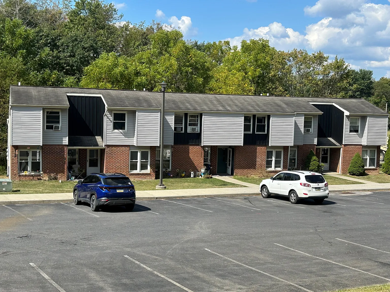 3 bed, 1100 sqft, $1,105 — Photo 2