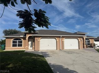 822 SE 6th Ct, Cape Coral, FL 33990
