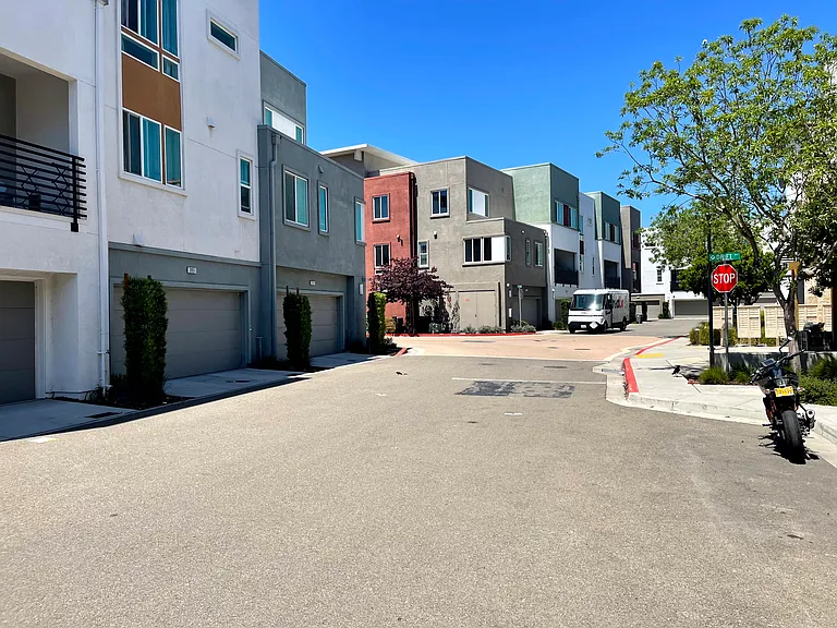 3931 Meridian St — Photo 32