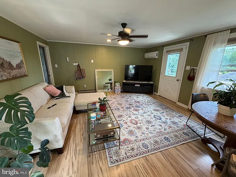 123 Miller St #2 — Photo 4
