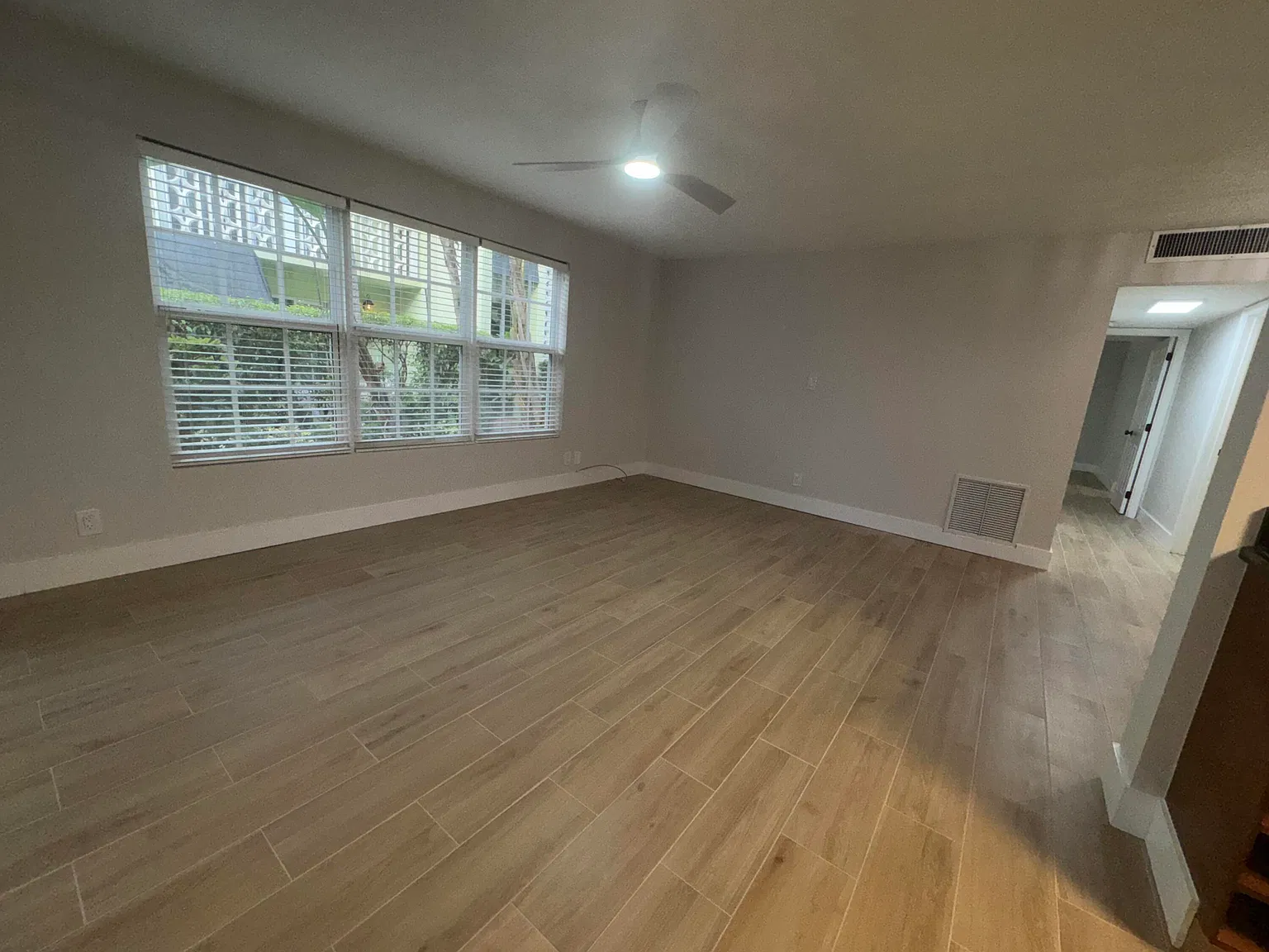 2 bed, 2.0 bath, 1198 sqft, $2,595 — Photo 3