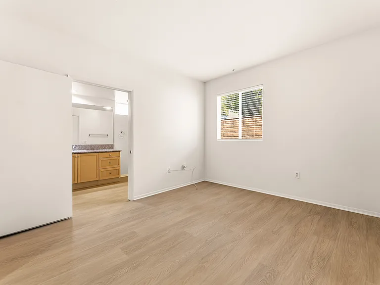 10227 Mason — Photo 11
