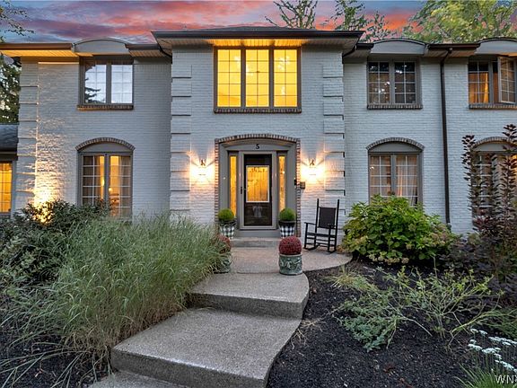 3rd image of 5 Greenwood Dr
