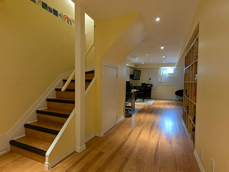 69 Jonathon Ct — Photo 11