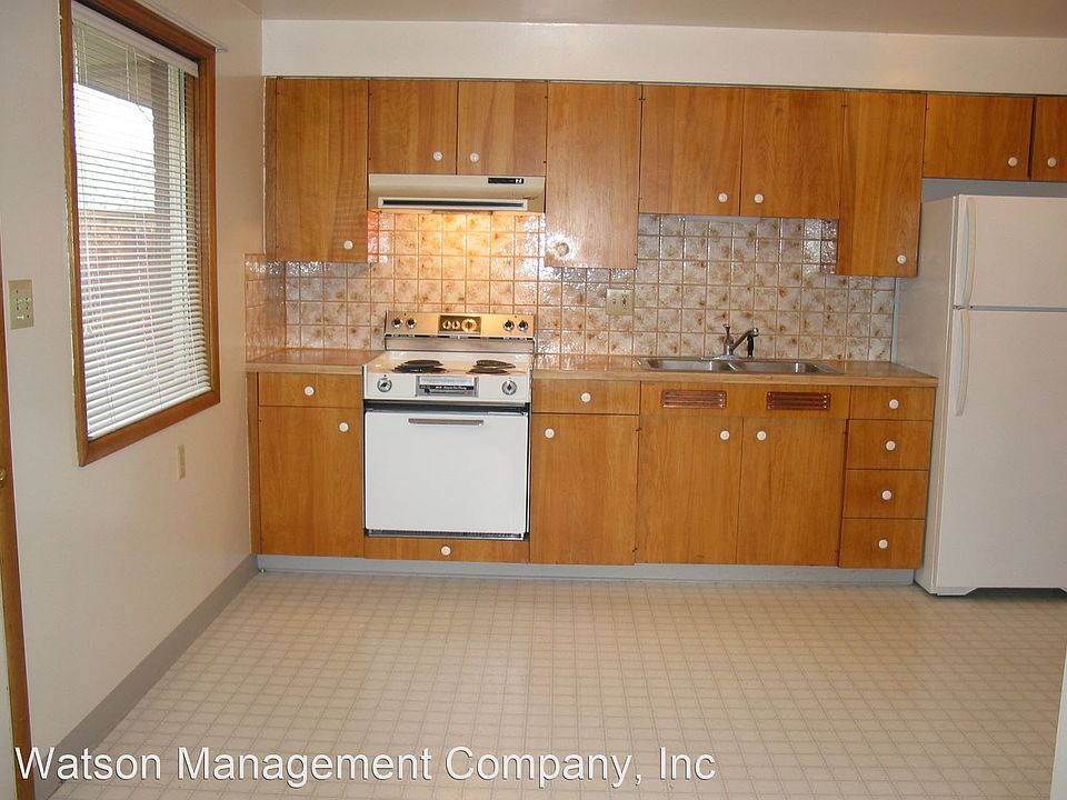 1st image of 215 E Crown Ave