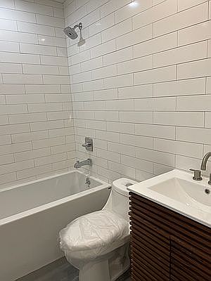 5th image of 437 Franklin Ave #4B