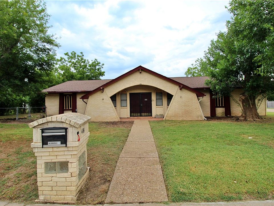 1st image of 404 Ferguson Dr