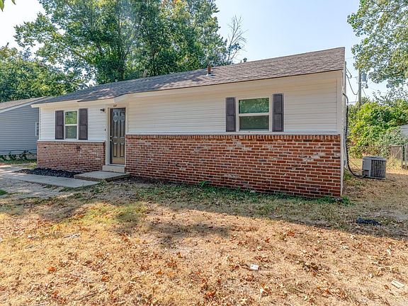 3rd image of 3207 Fairview Dr