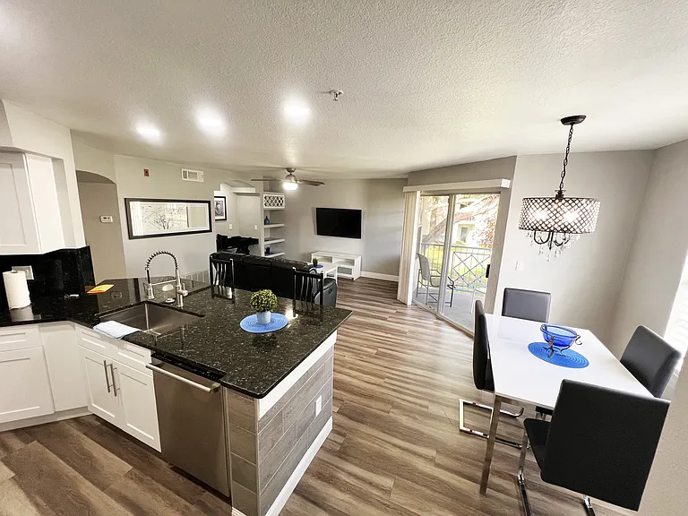 7320 Westpointe Blvd #825 — Photo 9
