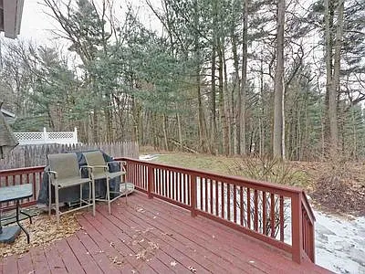 569 Highwood Cir — Photo 32