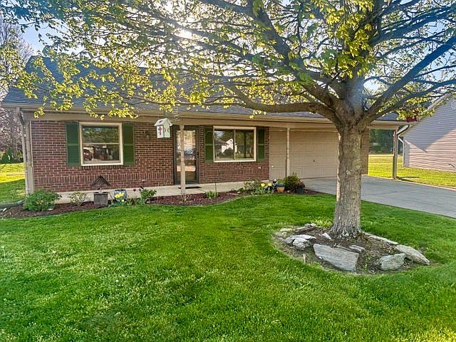 1st image of 2865 Dawn Ln