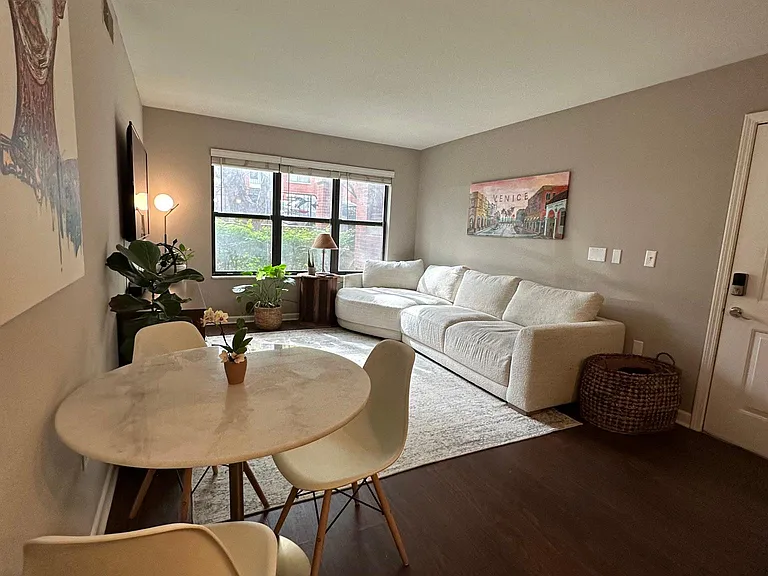 925 Washington St #102 — Photo 12