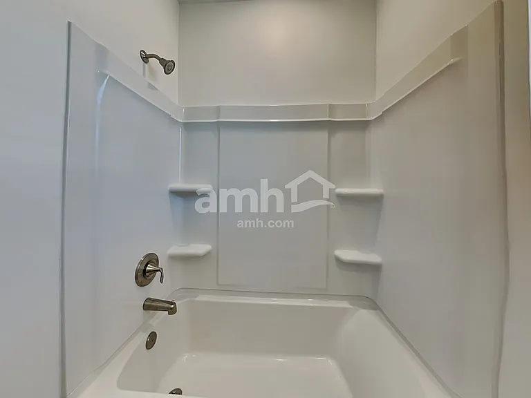 618 Grohmann Path — Photo 14