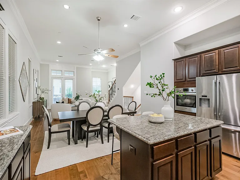 3907 Austin St — Photo 17