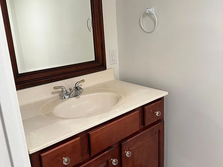 402 Gatehouse Ln — Photo 18