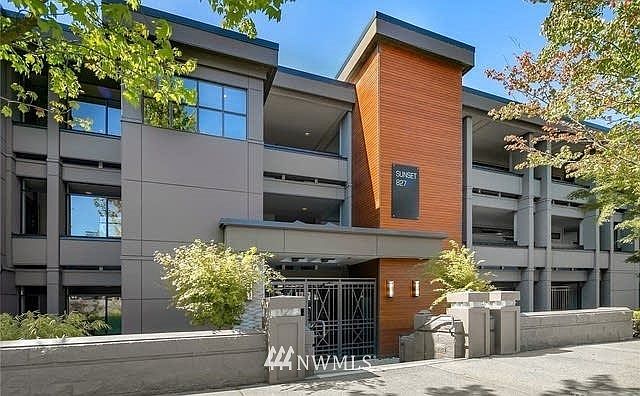 1st image of 6320 Lakeview Drive NE #202