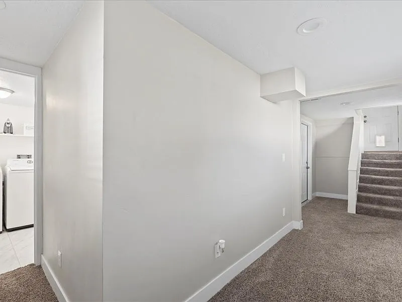 1 bed, 952 sqft, $1,275 — Photo 3