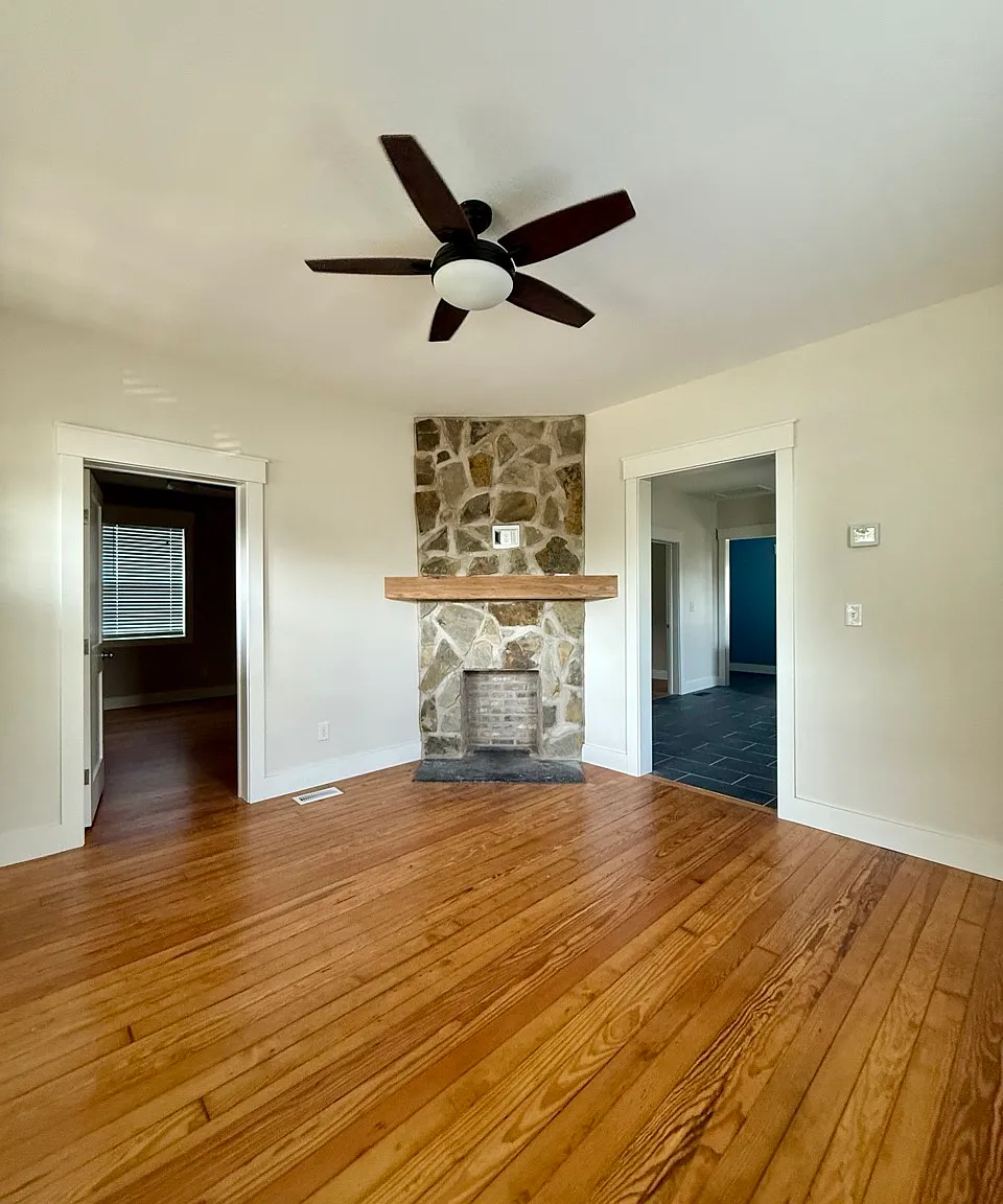 2 bed, 952 sqft, $1,850 — Photo 2