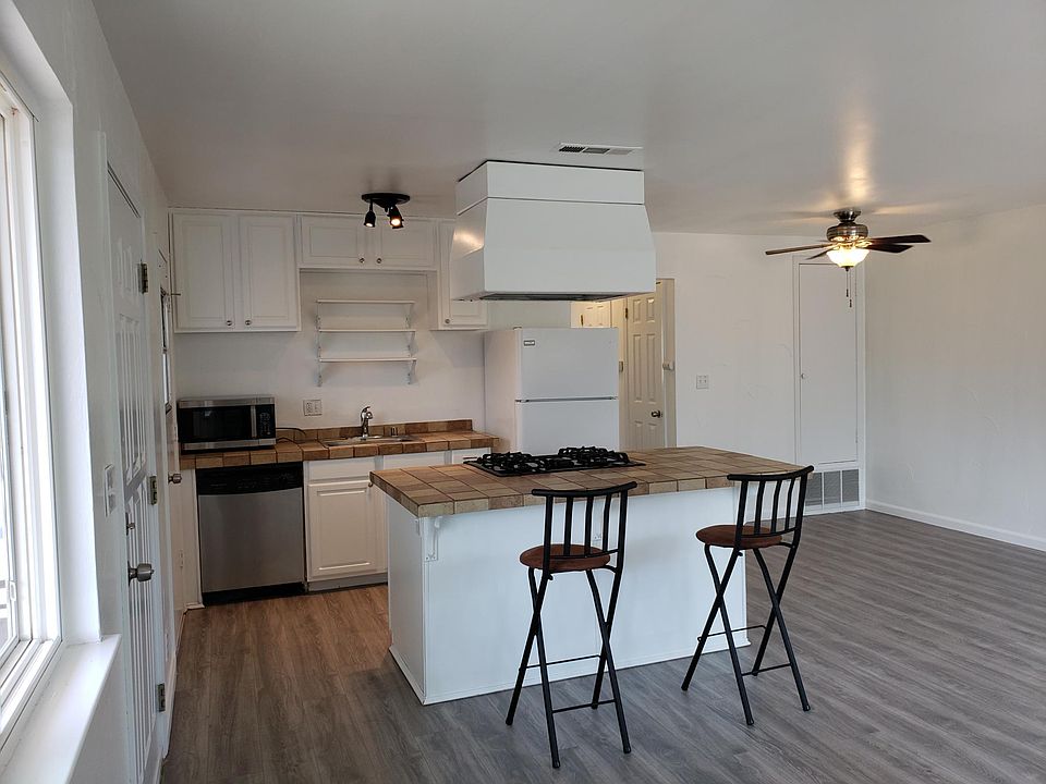 1st image of 3743 Park Dr APT 4