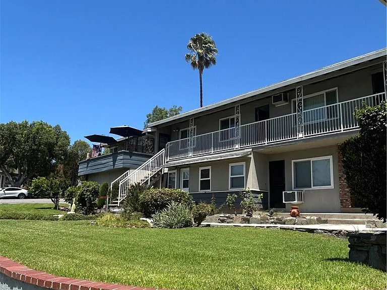 144 N Baldwin Ave — Photo 1