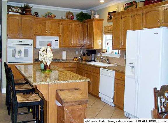 5th image of 2302 Oak Alley Dr