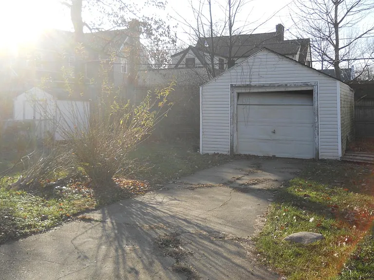 628 Glendora Ave — Photo 14